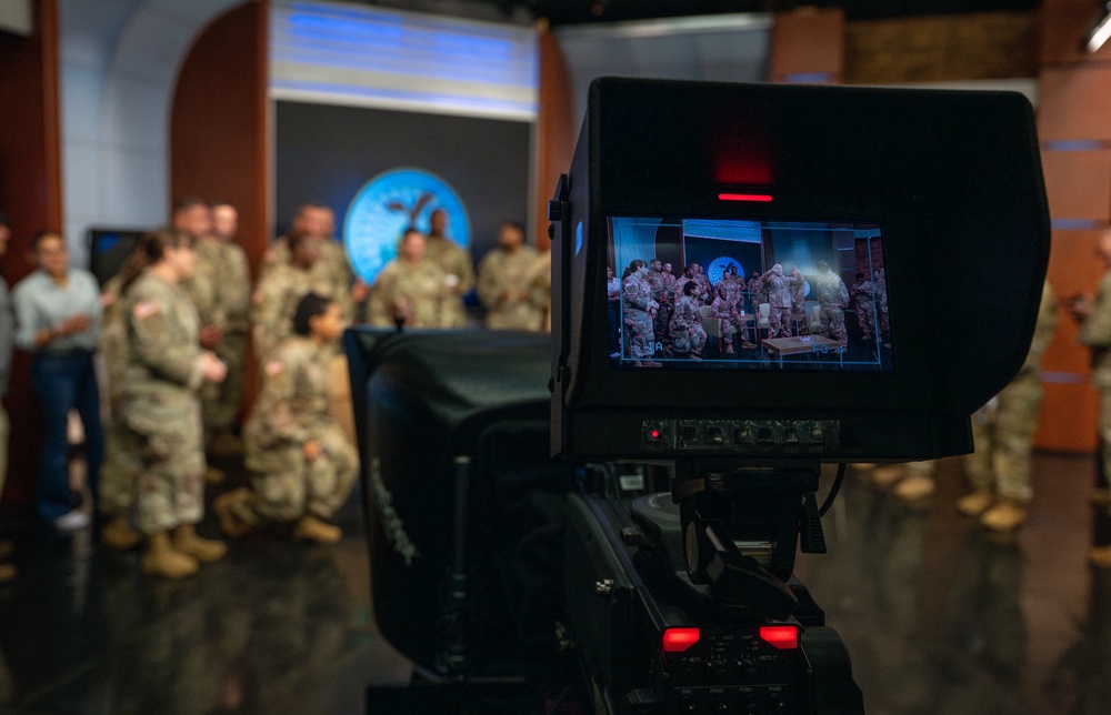 U.S. Army Reserve Public Affairs Leaders Visits DMA HQ