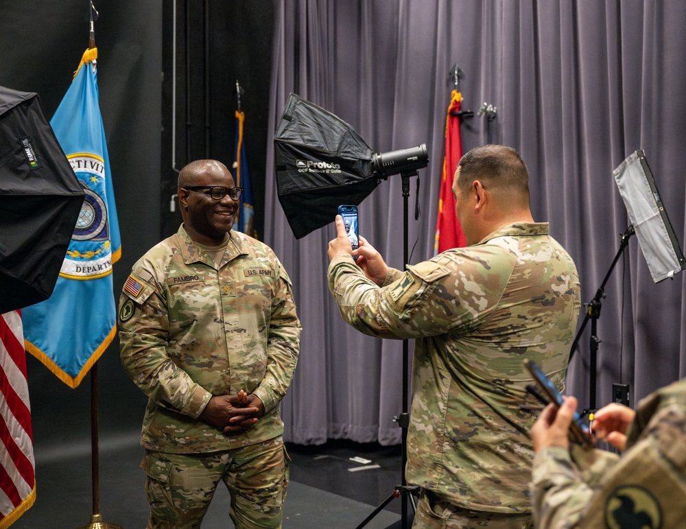 U.S. Army Reserve Public Affairs Leaders Visits DMA HQ