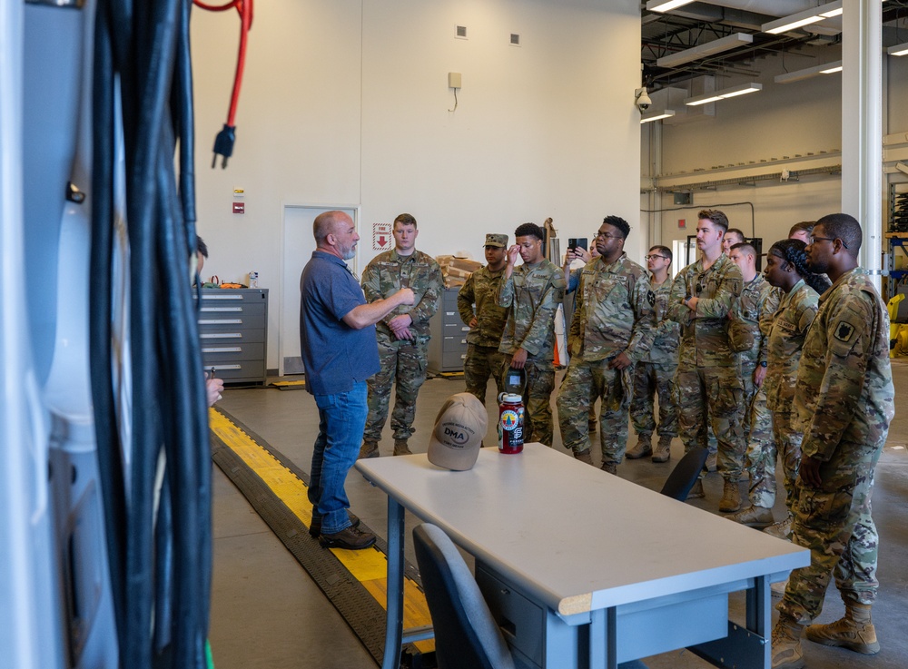 MCF-87 class 040 Visits DMA HQ