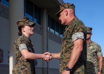 III MEF Commanding General visits Marine Aircraft Group 24 Headquarters