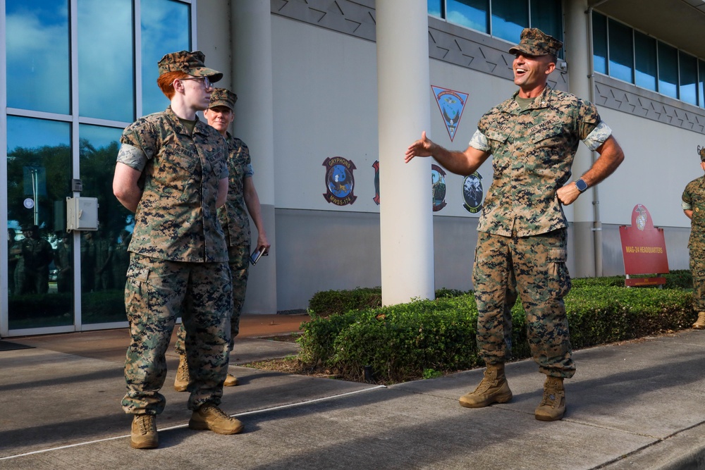 III MEF Commanding General visits Marine Aircraft Group 24 Headquarters
