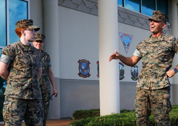 III MEF Commanding General visits Marine Aircraft Group 24 Headquarters