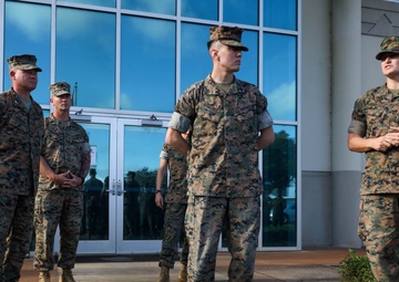 III MEF Commanding General visits Marine Aircraft Group 24 Headquarters