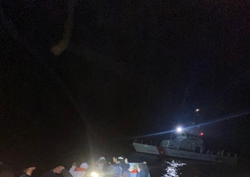 Coast Guard interdicts 20 aliens west of Point Loma, Calif.