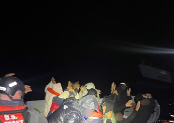 Coast Guard interdicts 20 aliens west of Point Loma, Calif.