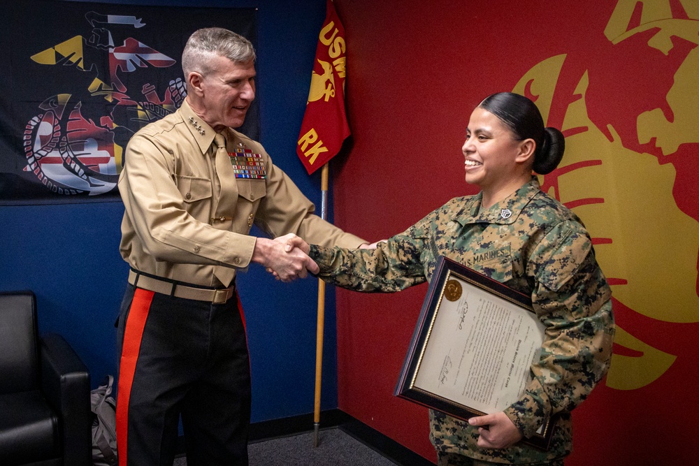 Commandant, Gen. Smith, Visits the Recruiters of RSS Rockville, Md.