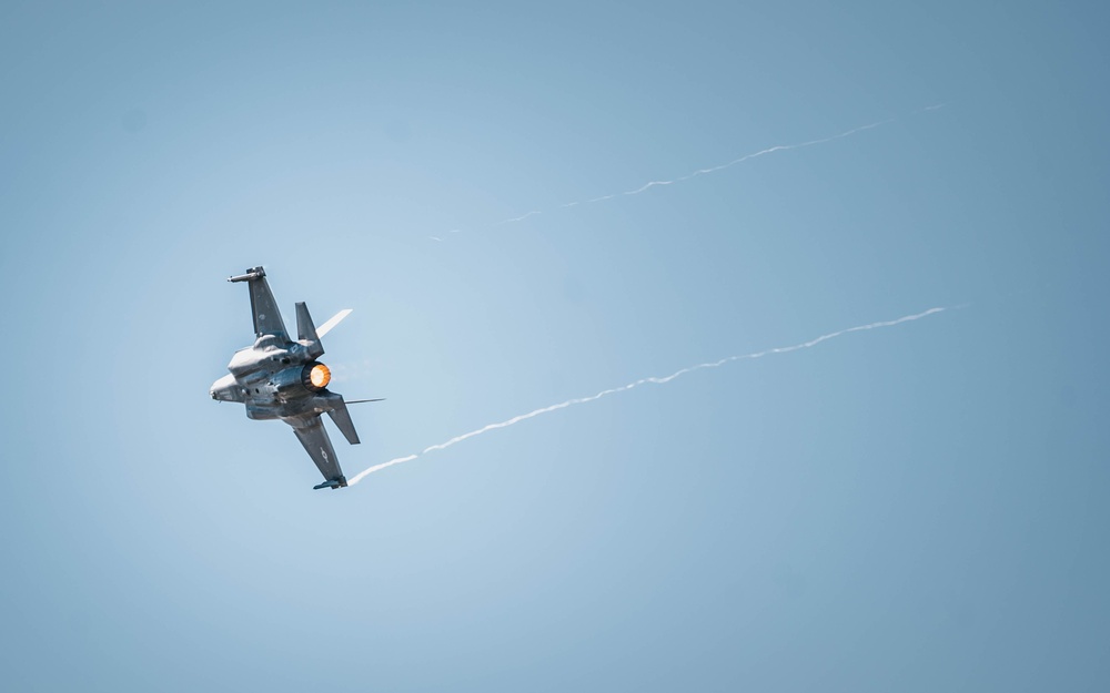 56FW soars over Buckeye Air Fair