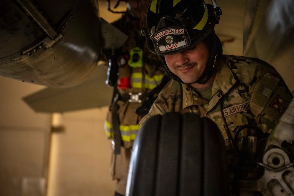 49th CES Airmen conduct F-16 familiarization training