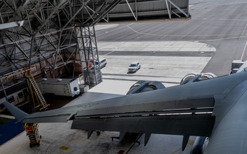 15th Maintenance Squadron performs routine maintenance on a C-17 Globemaster III