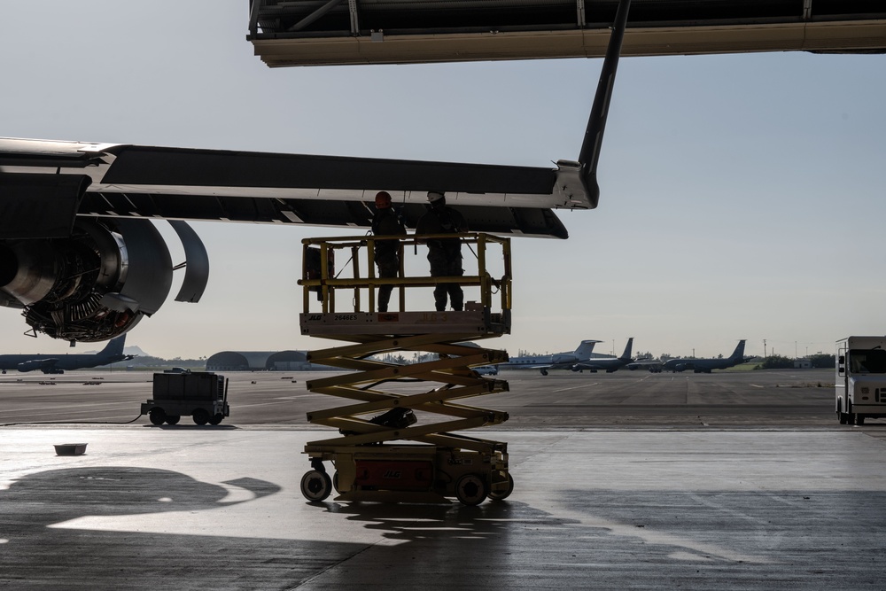 15th Maintenance Squadron performs routine maintenance on a C-17 Globemaster III