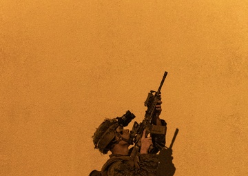 BLT 2/4 conducts a Night Raid