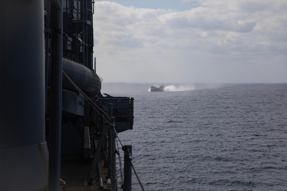 USS Rushmore conducts LCAC operations