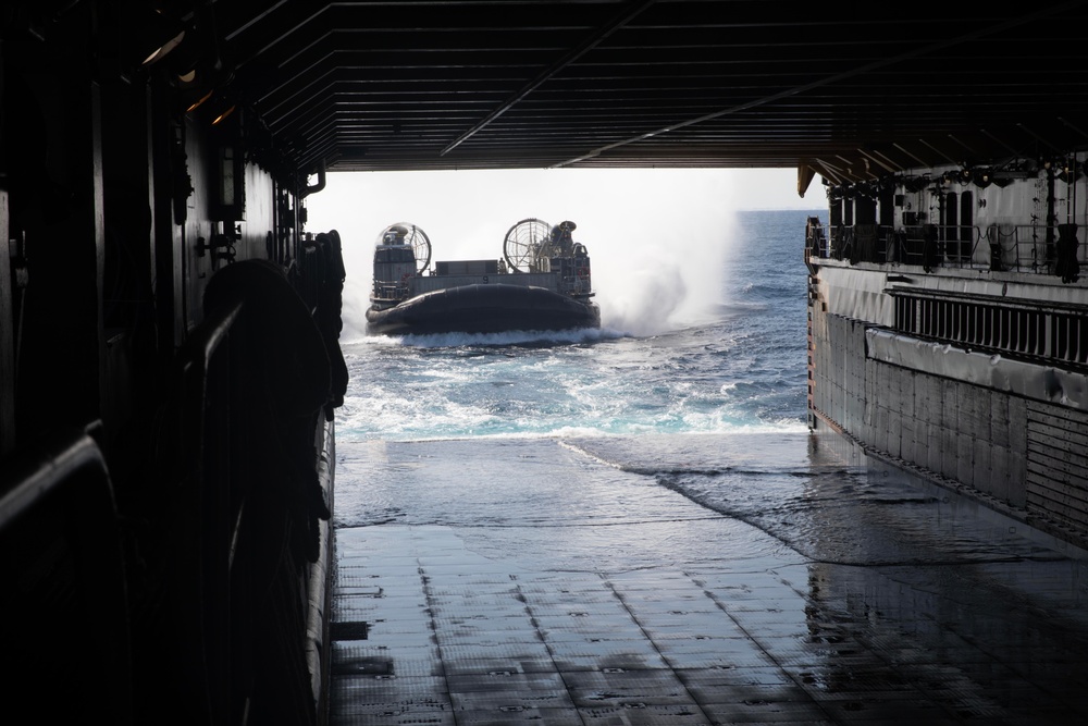 USS Rushmore conducts LCAC operations