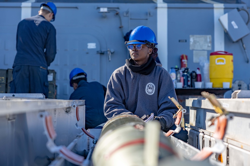 USS Ralph Johnson Ammo Onload