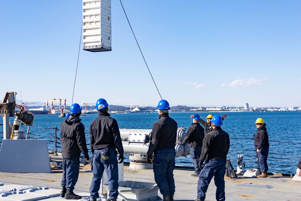 USS Ralph Johnson Ammo Onload