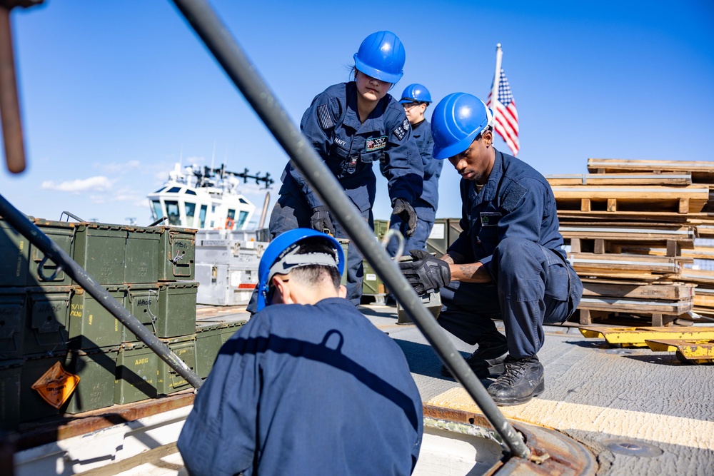 USS Ralph Johnson Ammo Onload