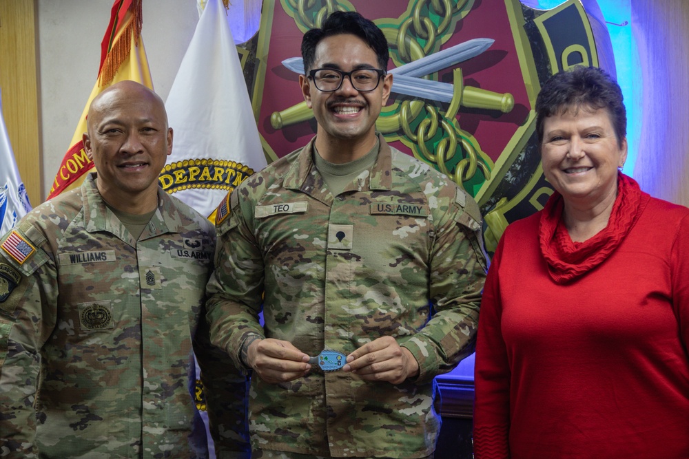 IMCOM-P Director's visit to Camp Casey