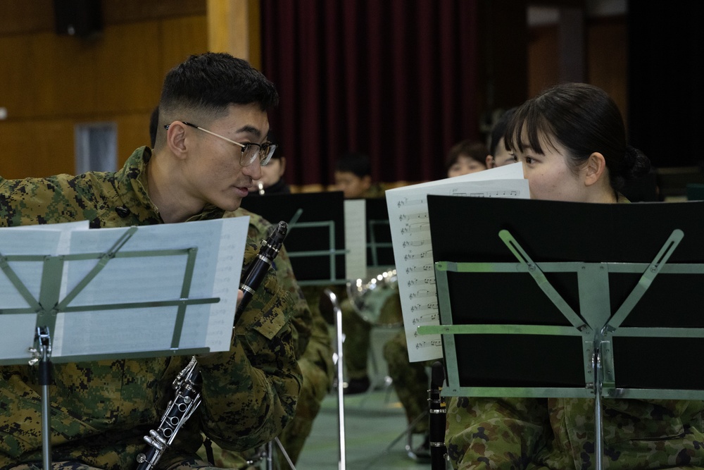 III MEF, JGSDF bands together for music festival