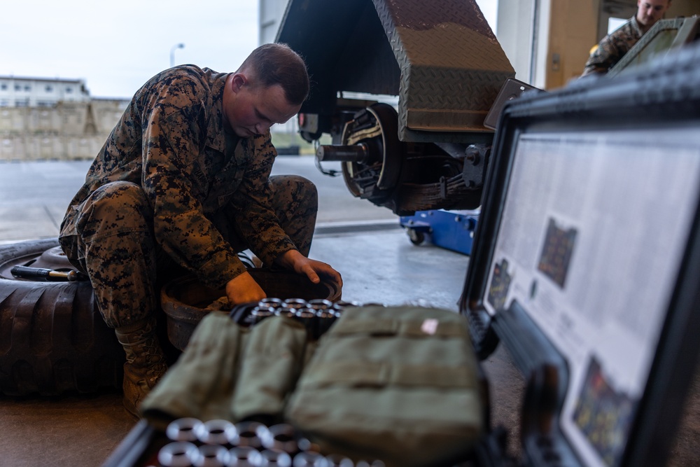 7th Comm. Bn. | Vehicle Maintenance