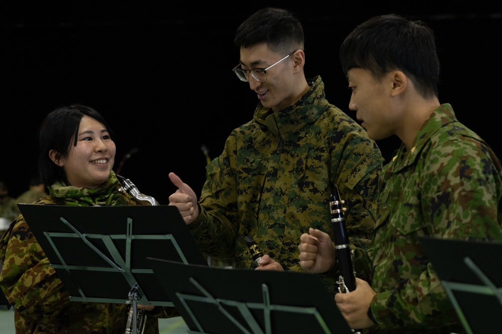 III MEF, JGSDF bands together for music festival