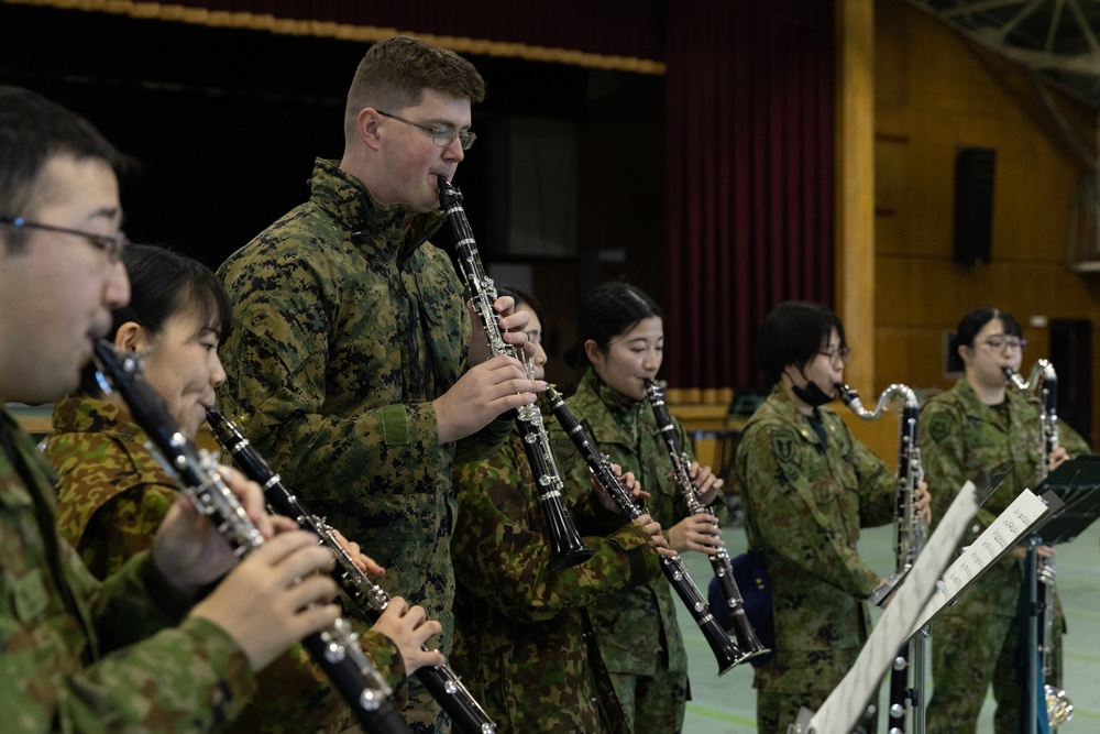 III MEF, JGSDF bands together for music festival
