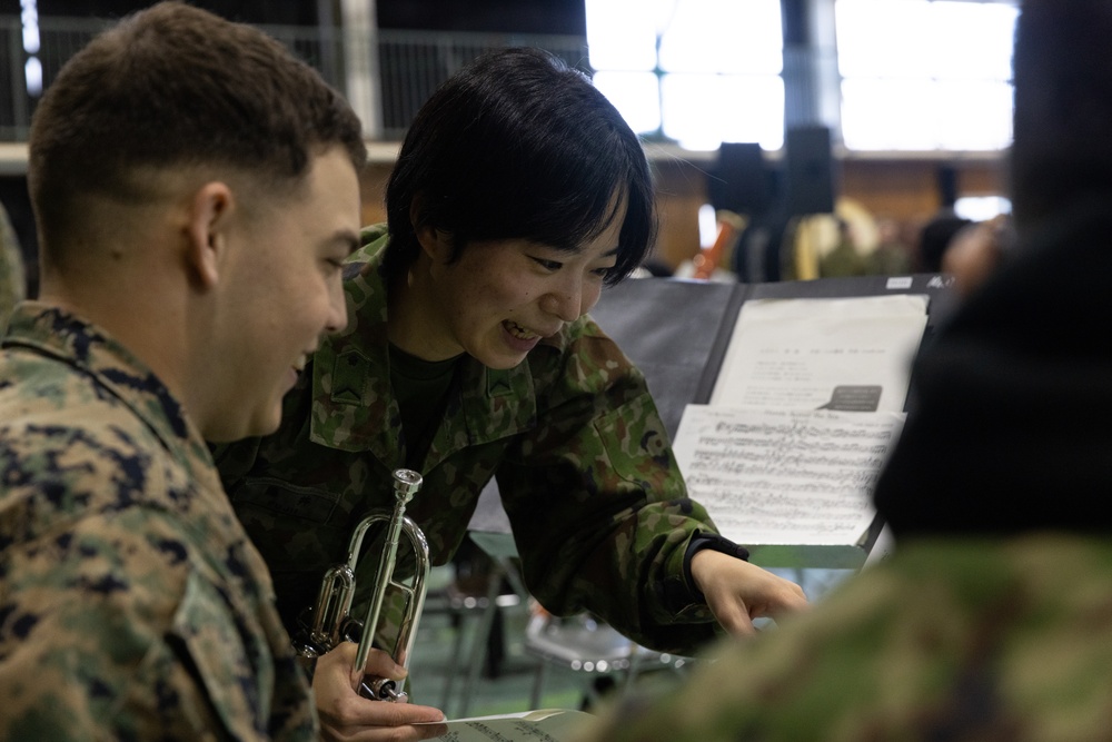 III MEF, JGSDF bands together for music festival