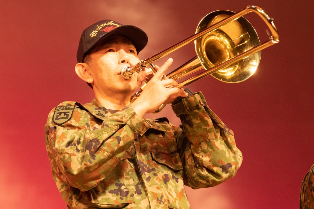 III MEF, JGSDF bands together for music festival