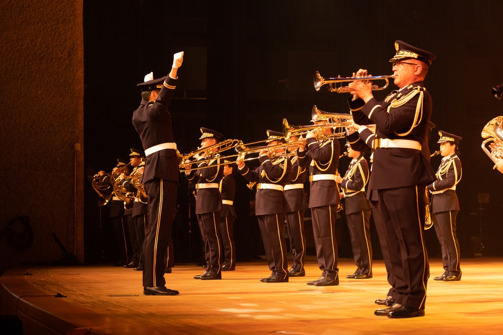 III MEF, JGSDF bands together for music festival