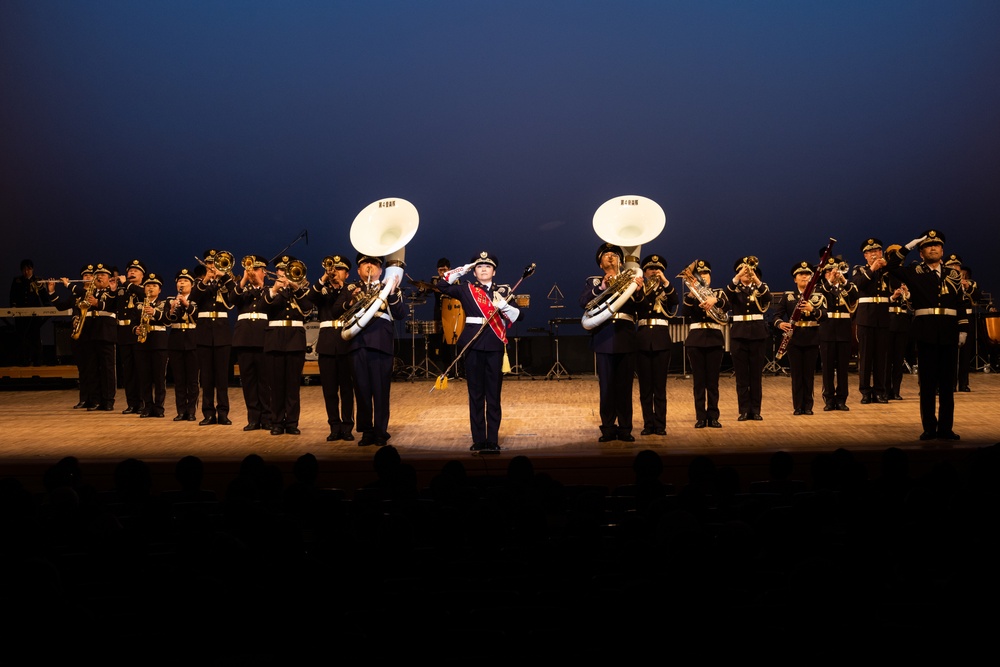 III MEF, JGSDF bands together for music festival