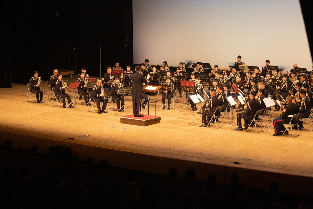 III MEF, JGSDF bands together for music festival