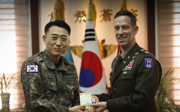 U.S. Army Aviation Officer Shares Leadership Lessons with ROK Counterparts