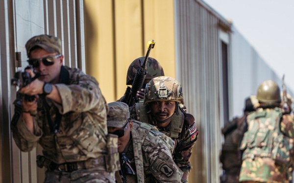 US, UK, Kenya conduct barricade drills during Justified Accord