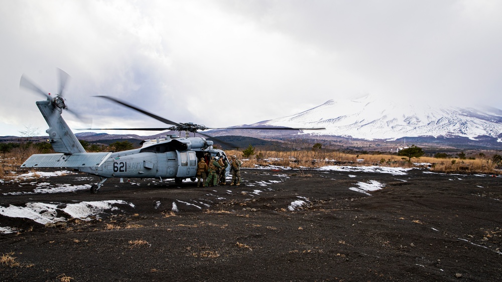 HSC-12 medevac training with 3rd Light Armored Reconnaissance Battalion