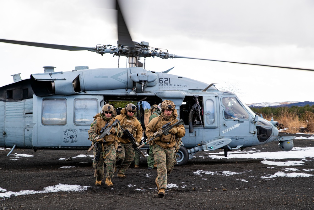 HSC-12 medevac training with 3rd Light Armored Reconnaissance Battalion