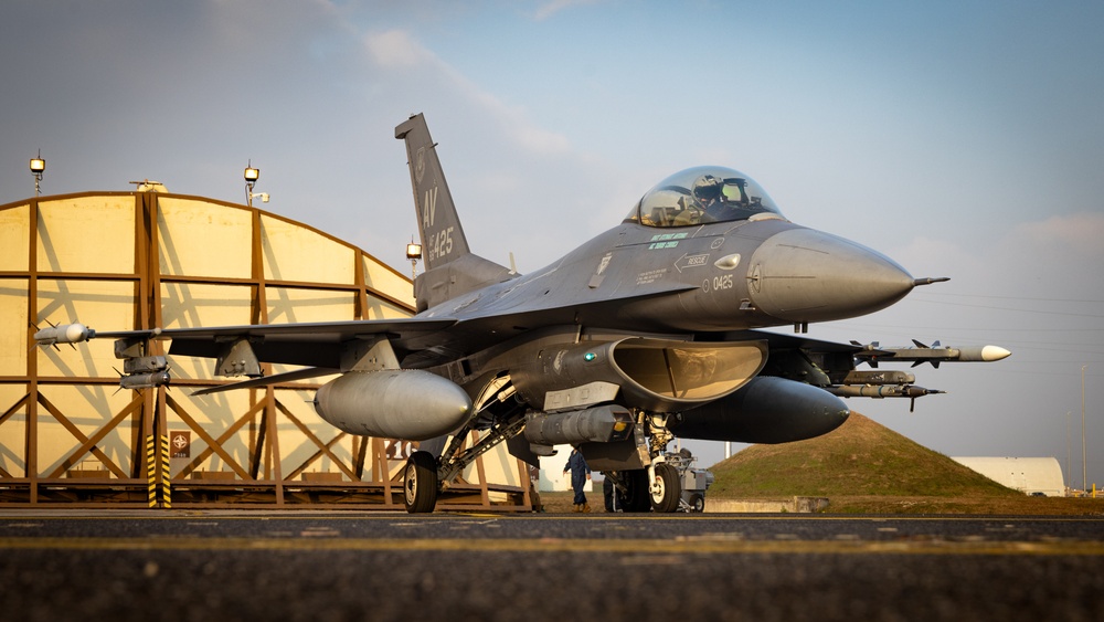 F-16 Fighting Falcon