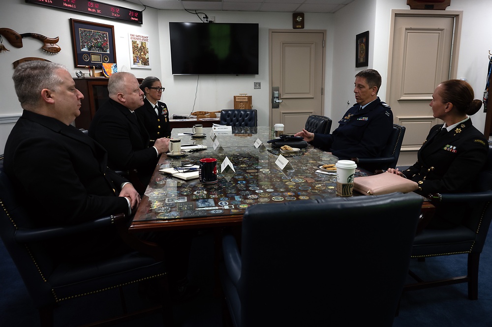 Australian Senior Enlisted Advisor to the Chief of Defence Force visits MCPON