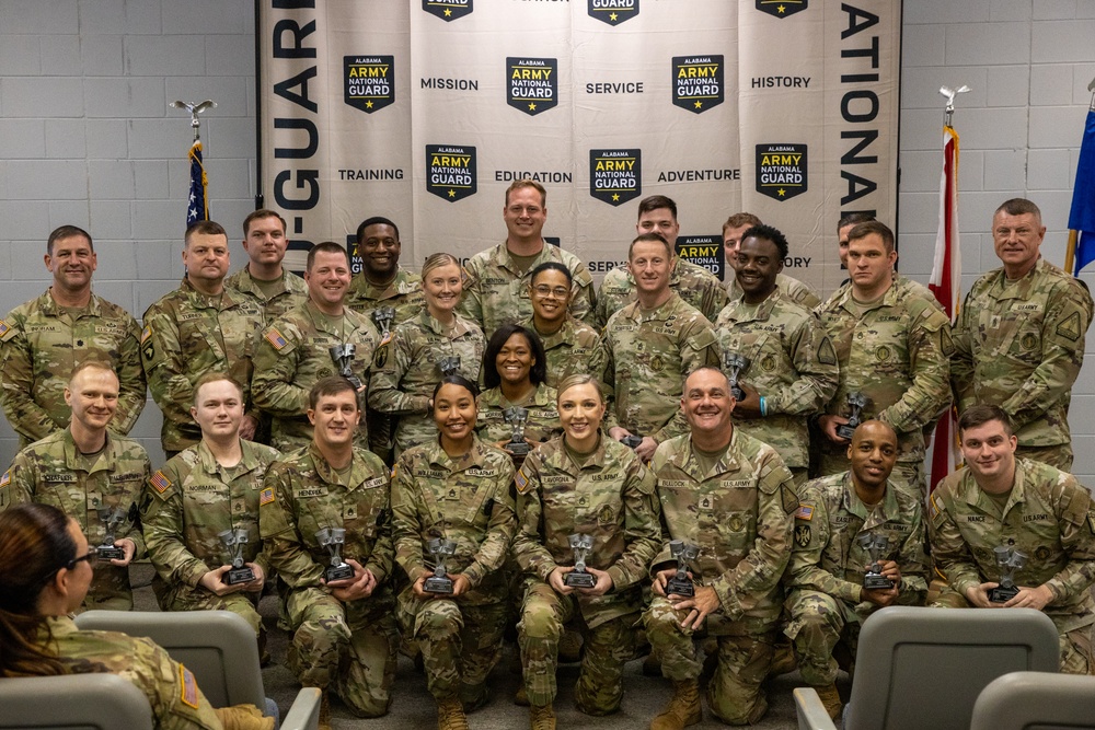 Alabama Guard recognizes outstanding recruiters