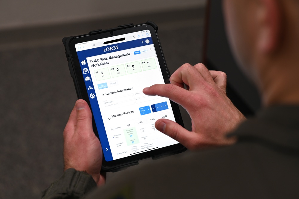 AETC, AFMC teams pioneer new flying risk app