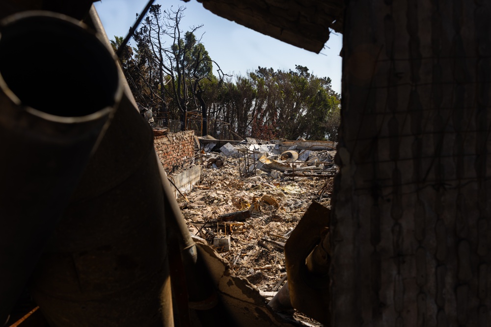 U.S. Marines arrive at Los Angeles wildfires for recovery efforts