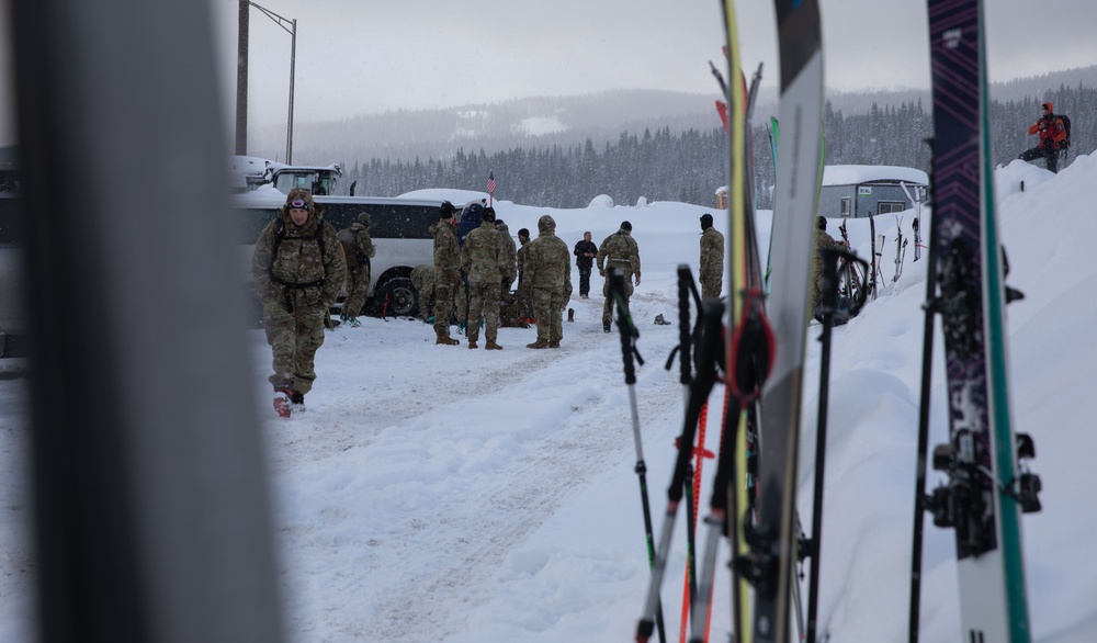 10th Mountain Division Leads Elite Forces Across the Hale to Vail Traverse