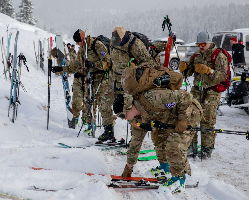 10th Mountain Division Leads Elite Forces Across the Hale to Vail Traverse