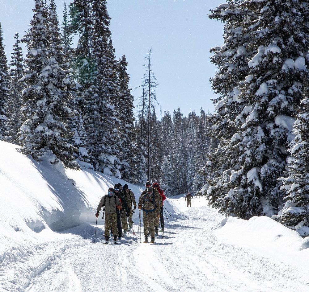 10th Mountain Division Leads Elite Forces across the Hale to Vail Traverse