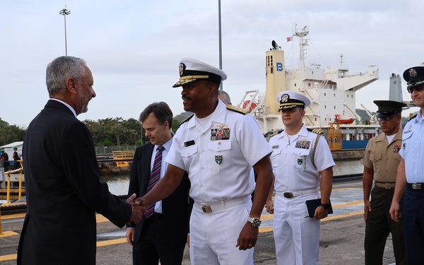SOUTHCOM Commander Visits Panama