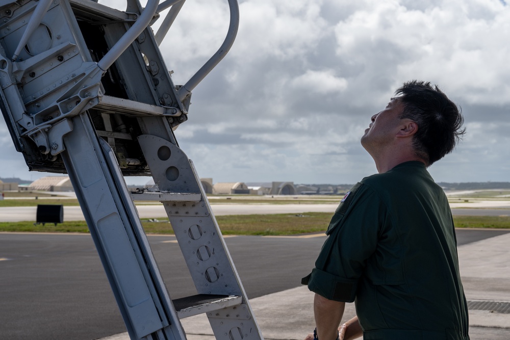 RAAF, JASDF, U.S. Military leaders integrate for a DV Day during CN25