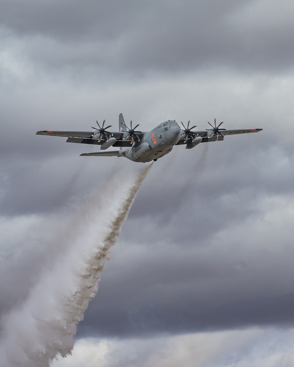 Cowboy Guard and the California Air National Guard conduct MAFFS training in Arizona