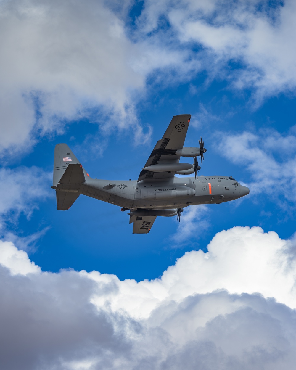 Cowboy Guard and the California Air National Guard conduct MAFFS training in Arizona