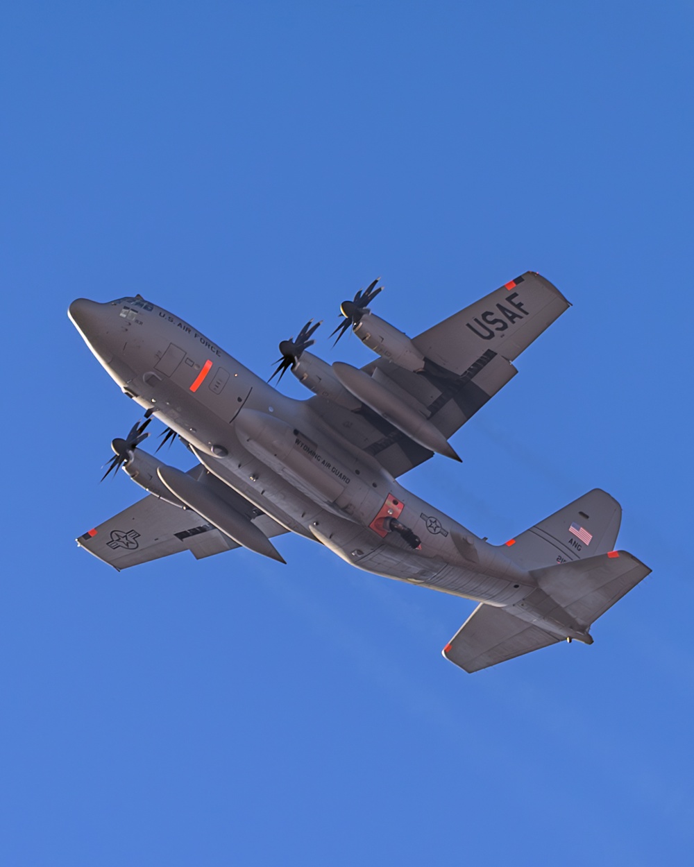 Cowboy Guard and the California Air National Guard conduct MAFFS training in Arizona