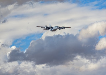 Cowboy Guard and the California Air National Guard conduct MAFFS training in Arizona