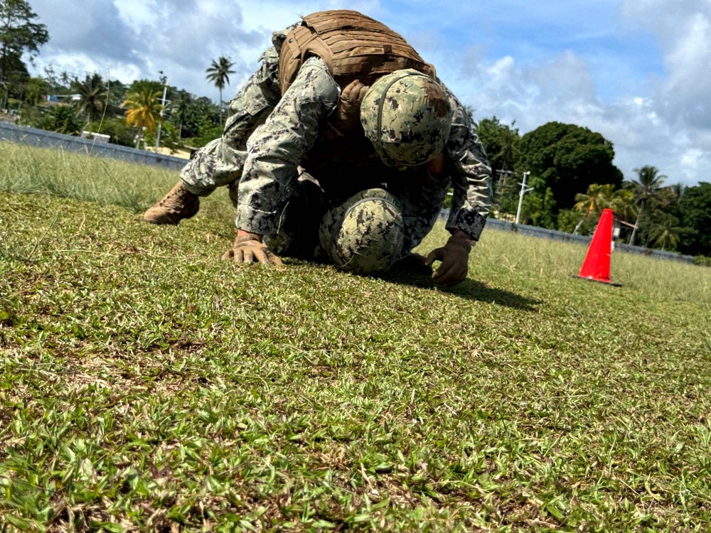 NMCB-3 conduct Combat Life-Saver training