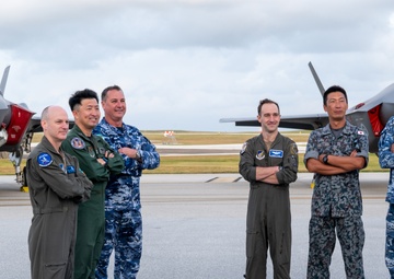 CN25 team poses for group photos